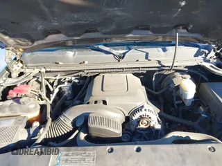 2010 Chevrolet Silverado 1500 LT with VIN 1GCSCSE00AZ153124, listed as a IAAI auction lot 41307647 with 174,991 mi miles and . Bid and sale history available at DreamBid. Image 10.
