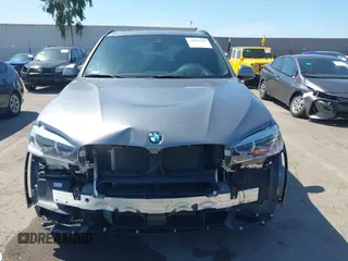 2015 BMW X5 xDrive50i z VIN 5UXKR6C59F0J76691, wystawiony jako IAAI lot #41857319 z przebiegiem 32 830 mil mil oraz . Historia ofert i sprzedaży dostępna na DreamBid. Obrazek 13.