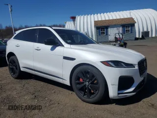 2024 Jaguar F-Pace R-Dynamic S z VIN SADCT2FU0RA726107, wystawiony jako Copart lot #51756455 z przebiegiem 40 888 mil mil oraz Szkoda całkowita • Salvage title. Historia ofert i sprzedaży dostępna na DreamBid. Obrazek 4.