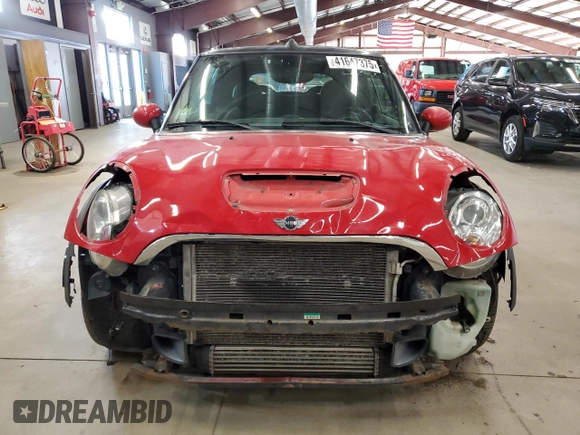 2015 MINI Convertible S z VIN WMWZP3C56FT298876, wystawiony jako Copart lot #41647375 z przebiegiem 96 038 mil mil oraz Szkoda całkowita • Salvage title. Historia ofert i sprzedaży dostępna na DreamBid. Obrazek 5.