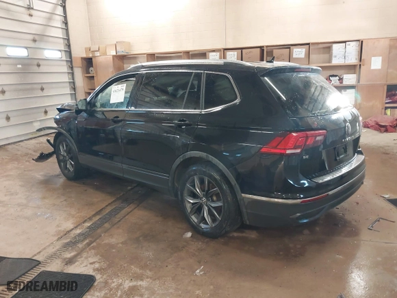 2022 Volkswagen Tiguan SE with VIN 3VV2B7AX0NM111869, listed as a IAAI auction lot 41621479 with 24,395 mi miles. Bid and sale history available at carsss.com. Image 3.