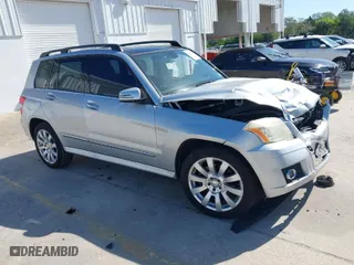 2012 Mercedes-Benz GLK-Class GLK 350 with VIN WDCGG8HB1CF771982, listed as a IAAI auction lot 41958903 with 136,465 mi miles. Bid and sale history available at carsss.com. Image 1.
