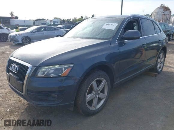 2009 Audi Q5 Premium Plus z VIN WA1KK78RX9A040361, wystawiony jako IAAI lot #41864443 z przebiegiem 81 290 mil mil oraz . Historia ofert i sprzedaży dostępna na DreamBid. Obrazek 2.