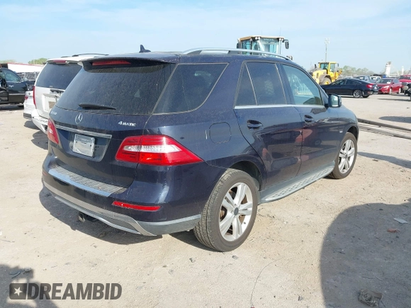 2012 Mercedes-Benz M ML 350 with VIN 4JGDA5HB9CA056210, listed as a IAAI auction lot 41892887 with 178,836 mi miles. Bid and sale history available at carsss.com. Image 4.