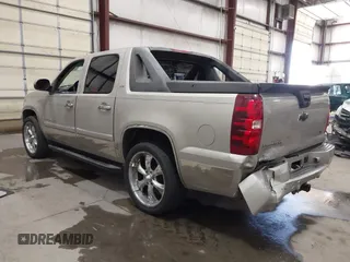 2007 Chevrolet Avalanche LTZ z VIN 3GNEC12037G144865, wystawiony jako IAAI lot #42592982 z przebiegiem 160 962 mil mil oraz . Historia ofert i sprzedaży dostępna na DreamBid. Obrazek 3.