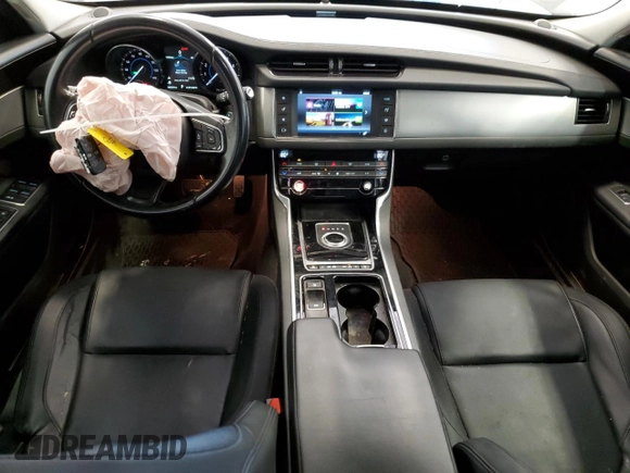2017 Jaguar XF 35t Premium with VIN SAJBD4BV4HCY29193, listed as a Copart auction lot 87858885 with 89,259 mi miles and Salvage Title. Bid and sale history available at carsss.com. Image 8.
