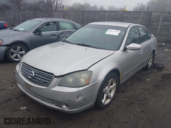2005 Nissan Altima 3.5 SE with VIN 1N4BL11D45C186581, listed as a IAAI auction lot 41872758 with 135,667 mi miles. Bid and sale history available at carsss.com. Image 2.