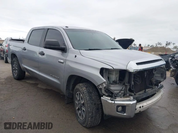 2017 Toyota Tundra 2WD SR5 with VIN 5TFEY5F15HX222712, listed as a IAAI auction lot 42064891 with 214,782 mi miles. Bid and sale history available at carsss.com. Image 1.