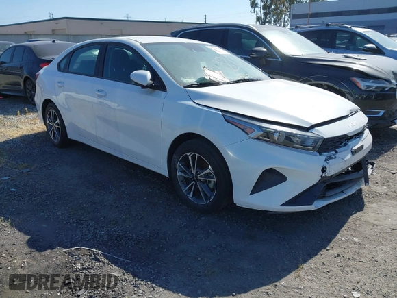 2022 Kia Forte LXS with VIN 3KPF24AD1NE474373, listed as a IAAI auction lot 41138637 with 40,651 mi miles and . Bid and sale history available at DreamBid. Image 1.