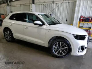 2023 Audi Q5 S line Premium Plus z VIN WA1EAAFY7P2027291, wystawiony jako Copart lot #58101365 z przebiegiem 53 473 mil mil oraz Szkody całkowita. Historia ofert i sprzedaży dostępna na DreamBid. Obrazek 4.