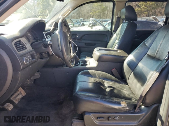 2010 Chevrolet Avalanche LT with VIN 3GNNCFE00AG103299, listed as a Copart auction lot 46040895 with 309,278 mi miles and Salvage Title. Bid and sale history available at carsss.com. Image 7.