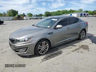 2013 Kia Optima SX z VIN 5XXGR4A63DG167343, wystawiony jako Copart lot #57677305 z przebiegiem 161 446 mil mil oraz Czysty tytuł • Clean title. Historia ofert i sprzedaży dostępna na DreamBid. Obrazek 1.