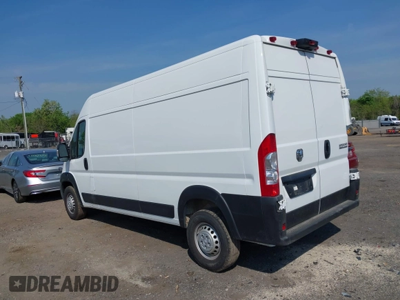 2025 Ram ProMaster Cargo Tradesman with VIN 3C6LRVDG6SE504125, listed as a IAAI auction lot 42158811 with 20,721 mi miles and . Bid and sale history available at DreamBid. Image 3.