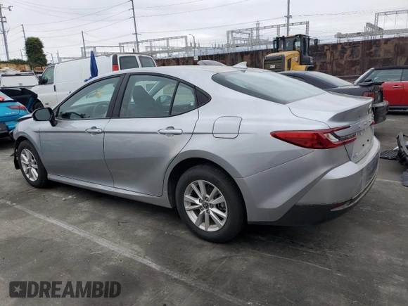 2025 Toyota Camry LE z VIN 4T1DAACK0SU073104, wystawiony jako Copart lot #51095855 z przebiegiem 10 976 mil mil oraz Szkoda całkowita • Salvage title. Historia ofert i sprzedaży dostępna na DreamBid. Obrazek 2.