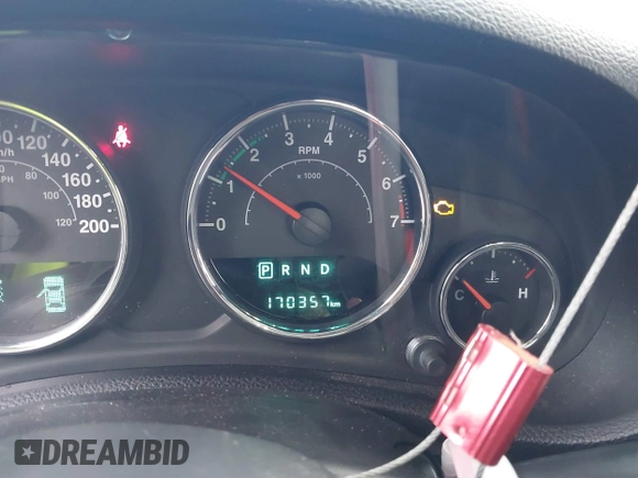 2014 Jeep Wrangler Arctic z VIN 1C4GJWBG3EL313350, wystawiony jako IAAI lot #41442520 z przebiegiem Nie podano mil oraz . Historia ofert i sprzedaży dostępna na DreamBid. Obrazek 15.
