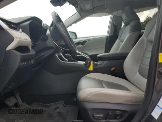 2021 Toyota RAV4 XLE Premium with VIN 2T3A1RFV5MC152318, listed as a Copart auction lot 62899735 with 41,376 mi miles and Salvage title. Bid and sale history available at DreamBid. Image 7.