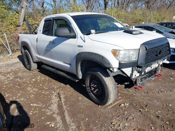 2007 Toyota Tundra SR5 with VIN 5TFBT54107X004759, listed as a IAAI auction lot 40944492 with 303,365 mi miles. Bid and sale history available at carsss.com. Image 1.