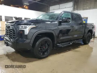 2024 Toyota Tundra Limited Hybrid z VIN 5TFWC5DB5RX064503, wystawiony jako Copart lot #53722805 z przebiegiem 4 182 mil mil oraz Szkoda całkowita • Salvage title. Historia ofert i sprzedaży dostępna na DreamBid. Obrazek 1.