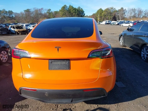 2022 Tesla Model Y Long Range with VIN 7SAYGDEE9NF419986, listed as a IAAI auction lot 40898922 with NaN miles. Bid and sale history available at carsss.com. Image 16.