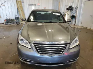 2013 Chrysler 200 LX with VIN 1C3CCBAB7DN704760, listed as a Copart auction lot 42809845 with 147,891 mi miles and Clean Title. Bid and sale history available at carsss.com. Image 5.