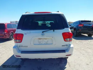2005 Toyota Sequoia SR5 with VIN 5TDZT34AX5S252295, listed as a IAAI auction lot 41725776 with 236,512 mi miles. Bid and sale history available at carsss.com. Image 16.
