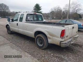 2004 Ford Super Duty F-250 XL with VIN 1FTNX20L34EA13731, listed as a IAAI auction lot 41510742 with 323,217 mi miles. Bid and sale history available at carsss.com. Image 3.