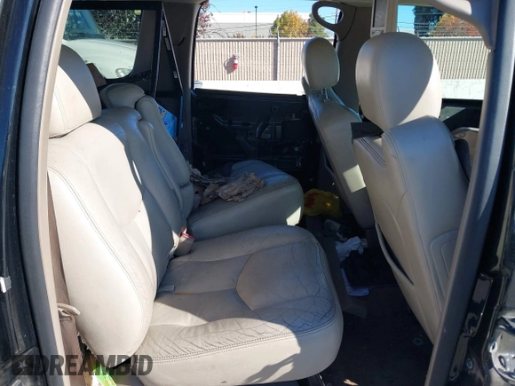 2004 Chevrolet Suburban Z71 with VIN 3GNFK16T34G158501, listed as a IAAI auction lot 40983927 with 1 mi miles. Bid and sale history available at carsss.com. Image 8.