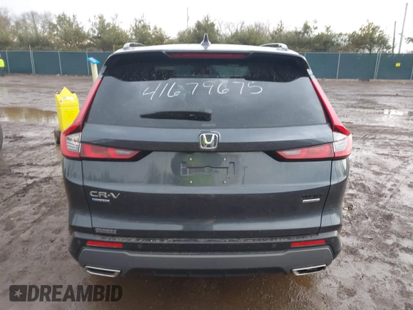 2025 Honda CR-V Sport Touring with VIN 7FARS6H93SE043232, listed as a IAAI auction lot 41679675 with 11,641 mi miles and . Bid and sale history available at DreamBid. Image 17.