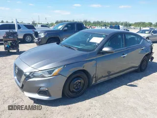 2020 Nissan Altima 2.5 S with VIN 1N4BL4BV3LC149088, listed as a IAAI auction lot 42023226 with 109,180 mi miles. Bid and sale history available at carsss.com. Image 2.