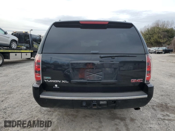 2010 GMC Yukon XL Denali with VIN 1GKUKMEF3AR272530, listed as a Copart auction lot 46751945 with 190,803 mi miles and Clean Title. Bid and sale history available at carsss.com. Image 6.