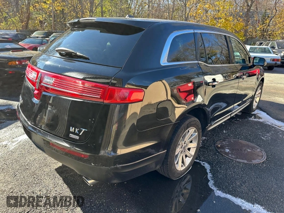2018 Lincoln MKT with VIN 2LMHJ5NK6JBL02688, listed as a Copart auction lot 54199005 with 185,133 mi miles and Clean Title. Bid and sale history available at carsss.com. Image 4.