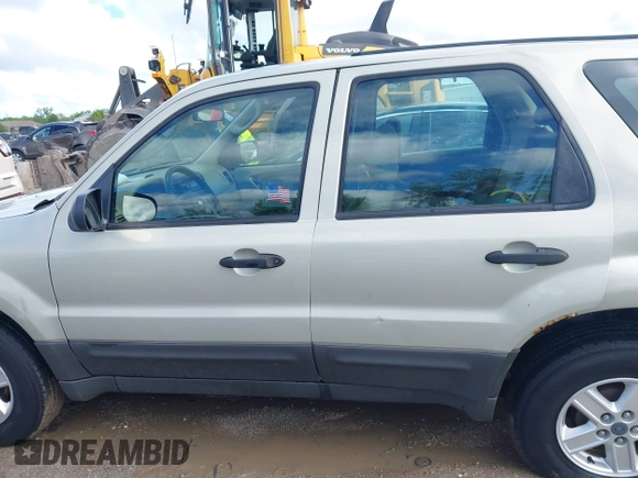 2005 Ford Escape XLS Value with VIN 1FMYU02Z45KB85048, listed as a IAAI auction lot 42309081 with 106,395 mi miles and . Bid and sale history available at DreamBid. Image 14.