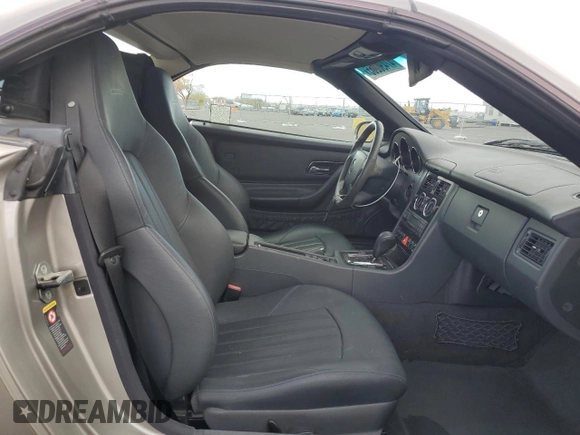 2004 Mercedes-Benz SLK с VIN WDBKK66FX4F305105, выставлен на аукционе Copart как лот 47498255 с пробегом 68 896 миль миль и Списание • Salvage title. История ставок и продаж доступна на DreamBid. Изображение 10.