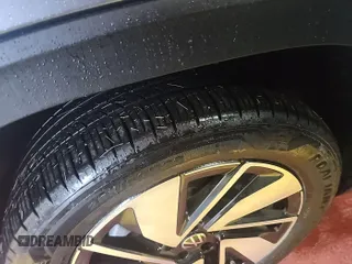 2024 Volkswagen Atlas SE z VIN 1V2HR2CAXRC564175, wystawiony jako IAAI lot #42785455 z przebiegiem 14 479 mil mil oraz . Historia ofert i sprzedaży dostępna na DreamBid. Obrazek 3.