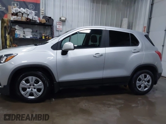 2019 Chevrolet Trax LS with VIN 3GNCJKSB5KL180268, listed as a IAAI auction lot 41506873 with 63,993 mi miles. Bid and sale history available at carsss.com. Image 14.