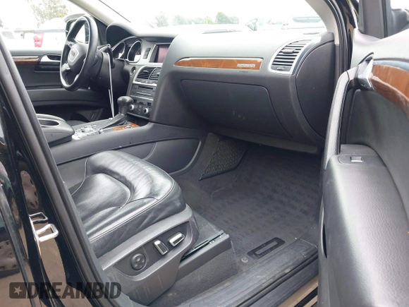 2015 Audi Q7 Premium Plus with VIN WA1LMAFE9FD031088, listed as a IAAI auction lot 42004406 with 208,707 mi miles and . Bid and sale history available at DreamBid. Image 5.