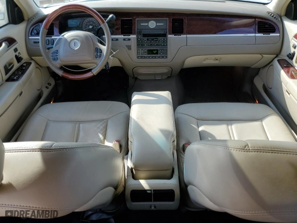2003 Lincoln Town Car Cartier with VIN 1LNHM83WX3Y704827, listed as a Copart auction lot 44561495 with 89,936 mi miles and Salvage Title. Bid and sale history available at carsss.com. Image 8.