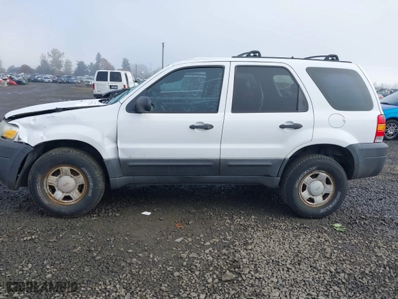 2007 Ford Escape XLS with VIN 1FMYU02Z17KB52415, listed as a IAAI auction lot 40797438 with 231,595 mi miles. Bid and sale history available at carsss.com. Image 13.