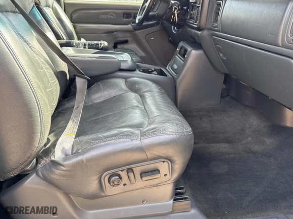 2000 Chevrolet Silverado 1500 LT with VIN 1GCEK19T6YE296613, listed as a Copart auction lot 48632195 with 519,105 mi miles and Clean Title. Bid and sale history available at carsss.com. Image 5.