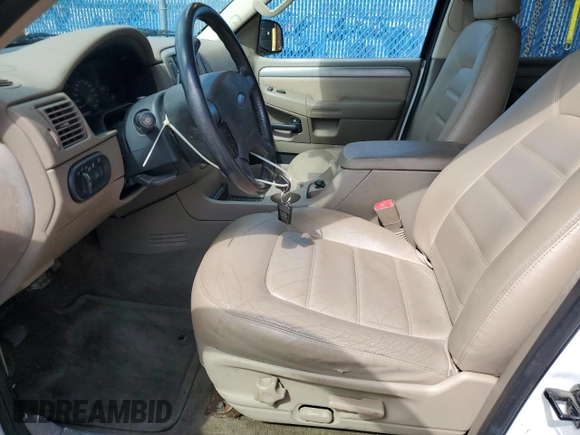 2003 Ford Explorer XLT с VIN 1FMZU63K33UA01860, выставлен на аукционе Copart как лот 45987835 с пробегом 128 131 миль миль и На запчасти • Non repairable. История ставок и продаж доступна на DreamBid. Изображение 7.