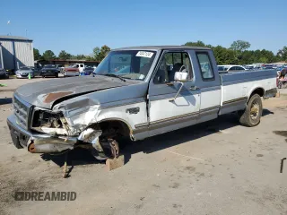 1995 Ford F-250 with VIN 1FTHX25F8SKC12692, listed as a Copart auction lot 74047124 with 391,327 mi miles and Salvage Title. Bid and sale history available at carsss.com. Image 1.