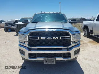 2022 Ram 2500 Tradesman z VIN 3C6UR5HJ7NG387674, wystawiony jako IAAI lot #42189557 z przebiegiem 125 045 mil mil oraz . Historia ofert i sprzedaży dostępna na DreamBid. Obrazek 12.