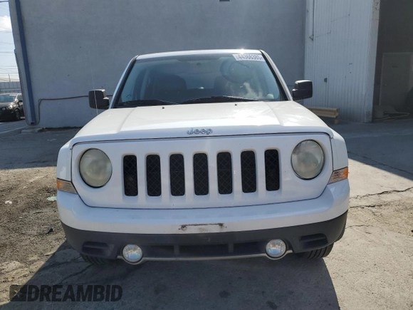 2011 Jeep Patriot Latitude X with VIN 1J4NF4GB9BD211965, listed as a Copart auction lot 44366385 with 111,318 mi miles and Salvage Title. Bid and sale history available at DreamBid. Image 5.