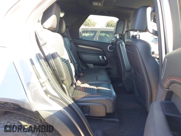 2018 Land Rover Discovery HSE Luxury z VIN SALRT2RV4JA049800, wystawiony jako IAAI lot #41637444 z przebiegiem 57 452 mil mil oraz . Historia ofert i sprzedaży dostępna na DreamBid. Obrazek 8.