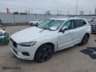 2021 Volvo XC60 Momentum with VIN YV4102DK6M1827283, listed as a IAAI auction lot 41388004 with 38,991 mi miles. Bid and sale history available at carsss.com. Image 17.
