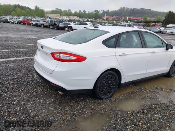2013 Ford Fusion S with VIN 3FA6P0G76DR211501, listed as a IAAI auction lot 42095275 with 205,716 mi miles. Bid and sale history available at carsss.com. Image 4.