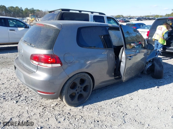 2010 Volkswagen Golf with VIN WVWBB7AJ2AW331129, listed as a IAAI auction lot 38288218 with 1 mi miles. Bid and sale history available at carsss.com. Image 4.