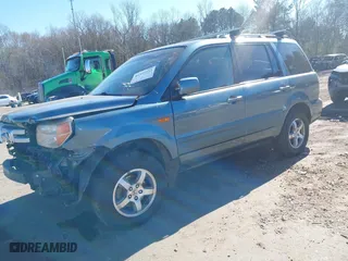 2008 Honda Pilot EX-L with VIN 5FNYF28548B018107, listed as a IAAI auction lot 41352252 with 267,224 mi miles. Bid and sale history available at carsss.com. Image 2.