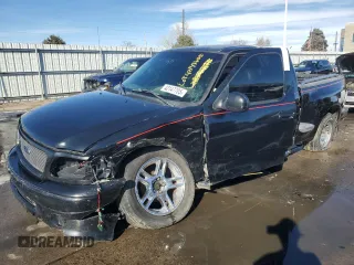 2000 Ford F-150 XL z VIN 2FTRX07L0YCB10621, wystawiony jako Copart lot #42147705 z przebiegiem Nie podano mil oraz Szkoda całkowita • Salvage title. Historia ofert i sprzedaży dostępna na DreamBid. Obrazek 1.