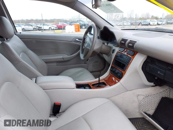 2003 Mercedes-Benz C 230 Kompressor с VIN WDBRN40J93A457301, выставлен на аукционе IAAI как лот 40839325 с пробегом 146 263 миль миль и . История ставок и продаж доступна на DreamBid. Изображение 5.